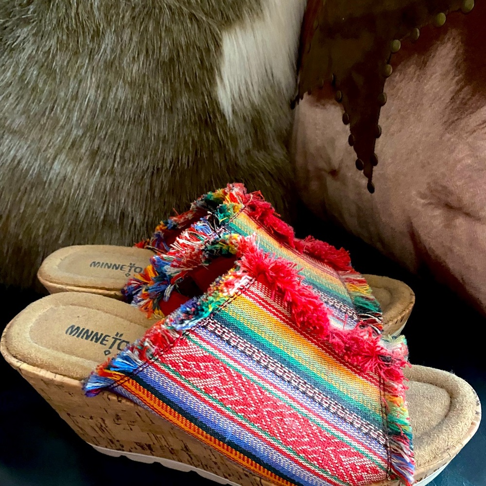 Women’s Rainbow Wedges Slip Ons Size 8 Minnetonka